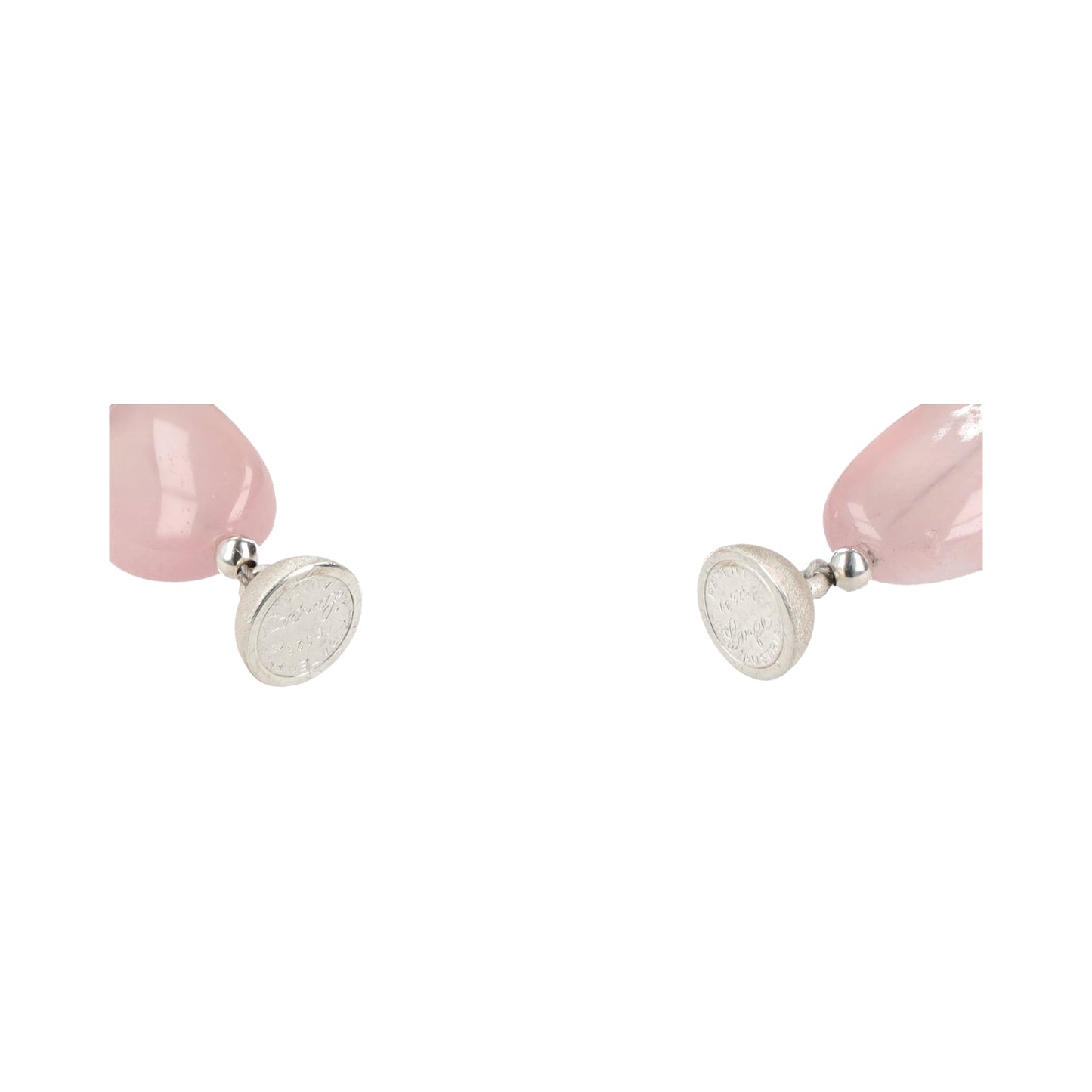 Detailansicht des geöffneten Magnetverschlusses der Halskette „Lebendige Chakras“.