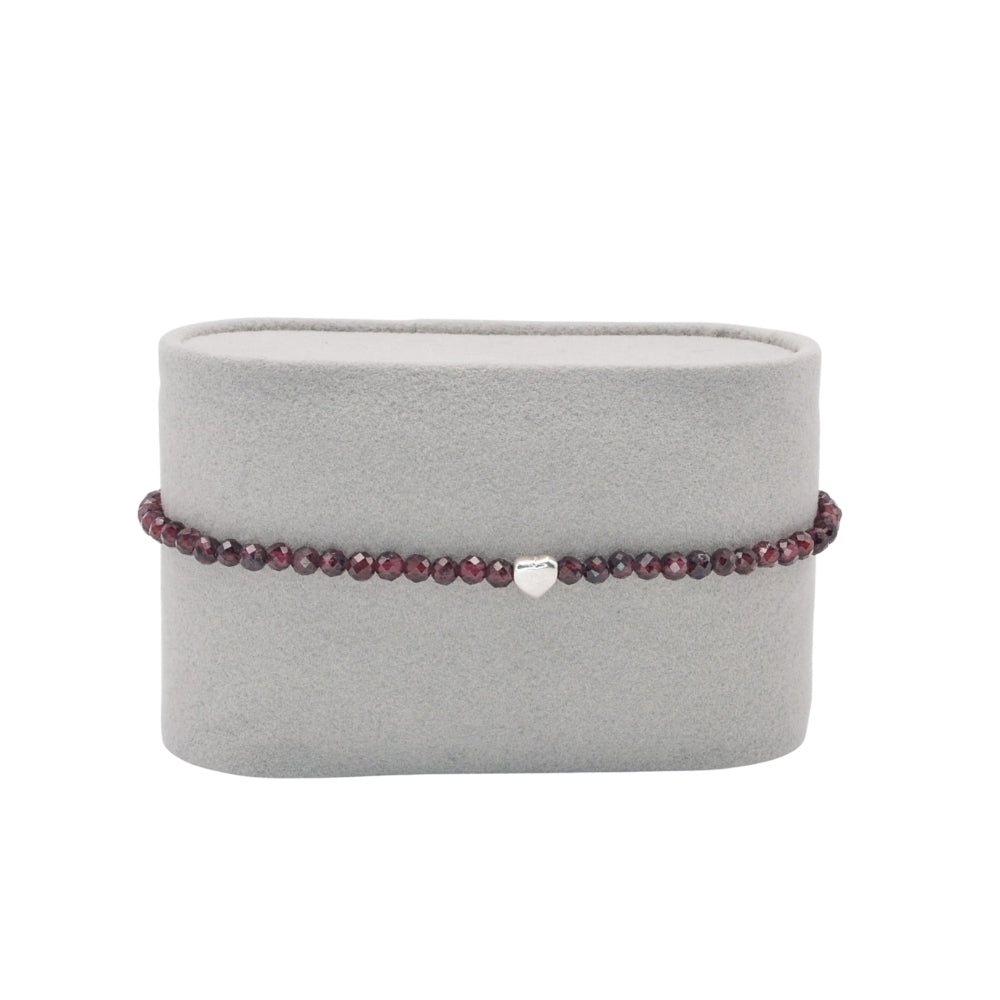 Edelsteinarmband „Granat & Herz silber“ (3 mm Perlen, facettiert) für Leidenschaft, Liebe & innere Stärke