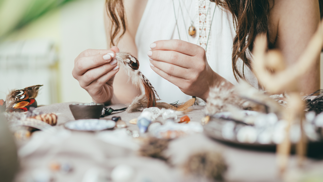 Schmuck mit Edelsteinen und seine Wirkung