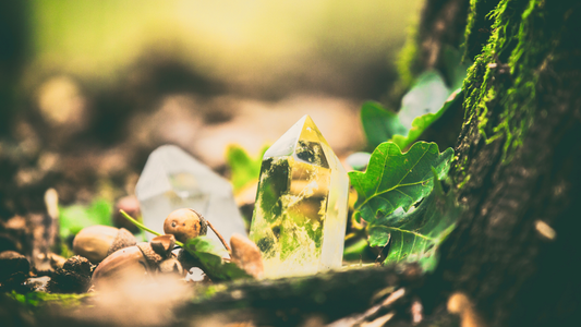 Edelsteine aufladen mit Sonnenenergie & anderen Methoden