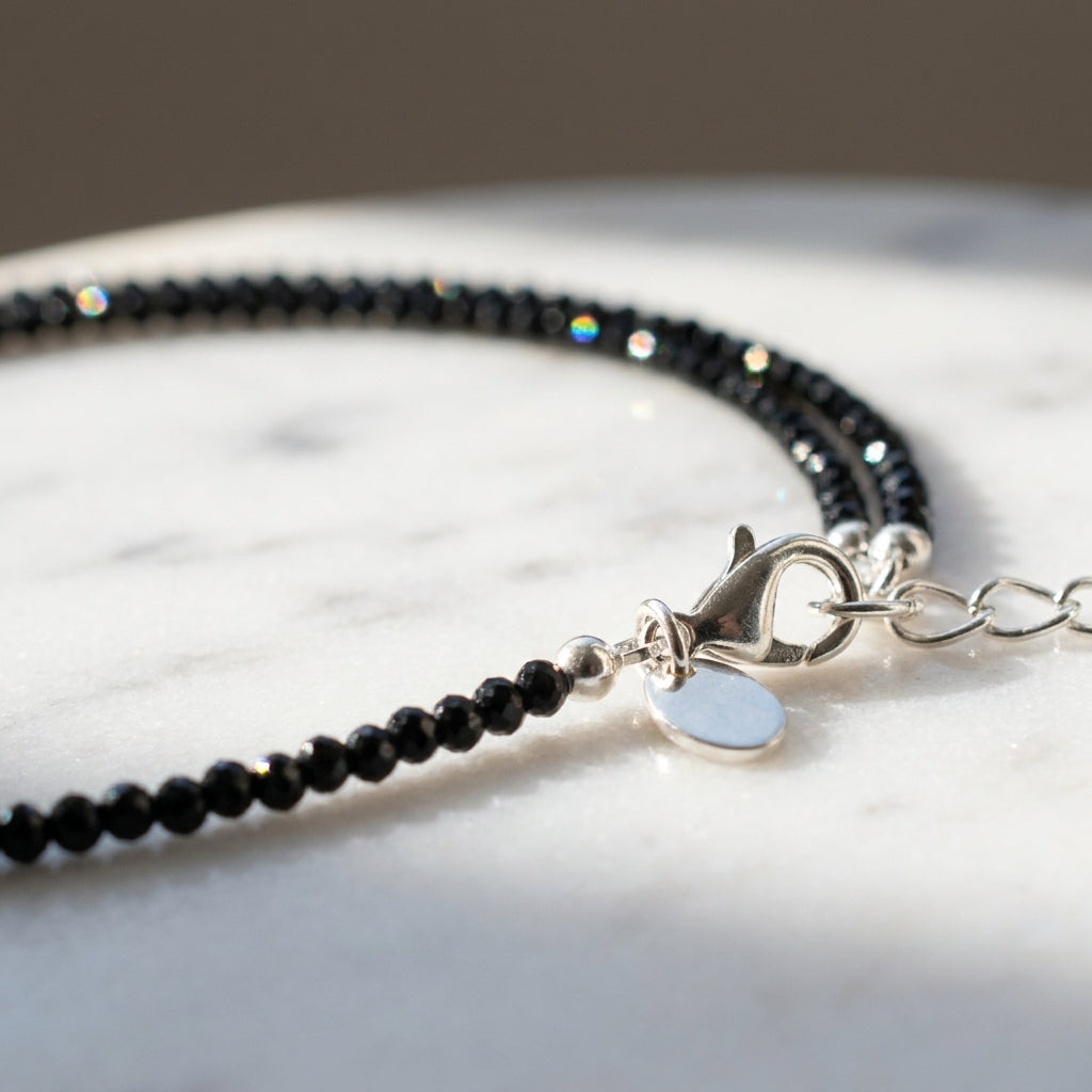 Edelsteinkette „Midnight Glow“ mit schwarzem Spinell, silber – Eleganz & innere Stärke
