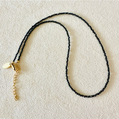 Edelsteinkette „Midnight Glow“ mit schwarzem Spinell, gold – Eleganz & innere Stärke