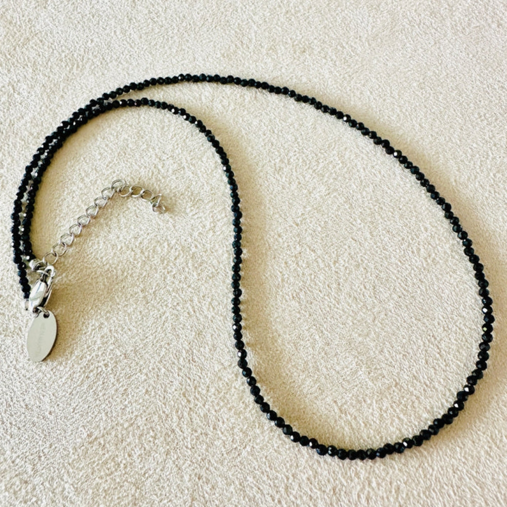Edelsteinkette „Midnight Glow“ mit schwarzem Spinell, silber – Eleganz & innere Stärke