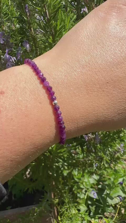 Edelsteinarmband „Amethyst & Silber“ (3mm Perlen) für innere Ruhe & spirituelle Klarheit