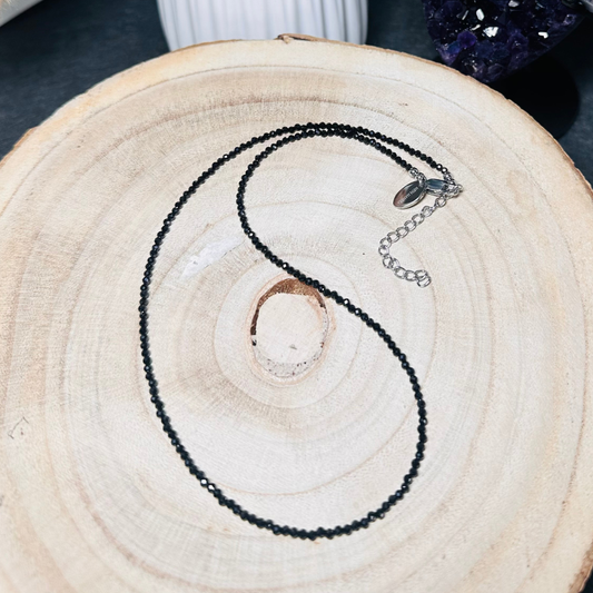 Edelsteinkette „Midnight Glow“ mit schwarzem Spinell, silber – Eleganz & innere Stärke